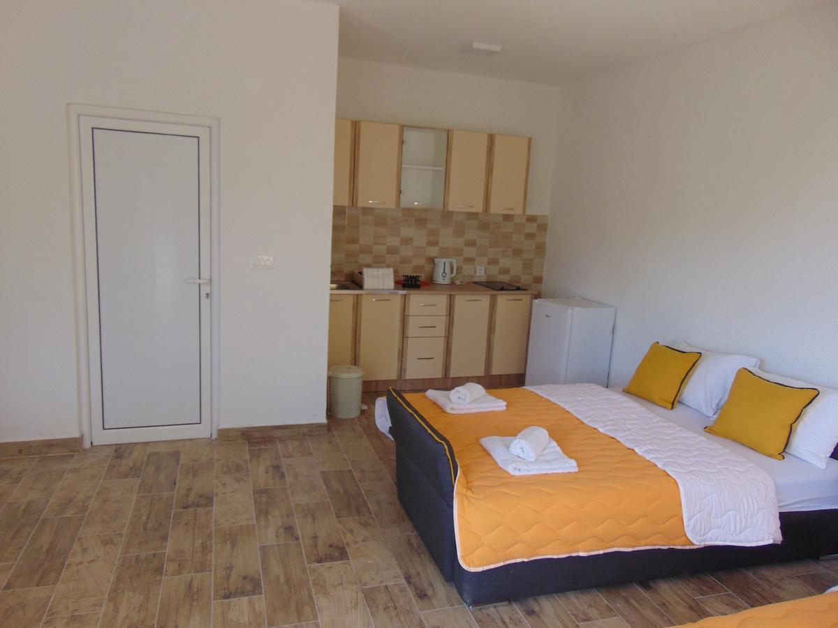 Apartments Bibic Budva Exteriör bild